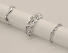 Load image into Gallery viewer, Chain Link Ring