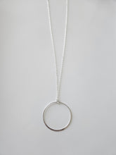 Load image into Gallery viewer, Long Circle Necklace