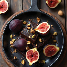 Load image into Gallery viewer, Dark Rum Pistachio Fig Candle

