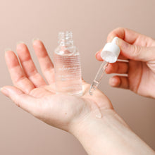 Load image into Gallery viewer, Hyaluronic Plumping Serum with Vitamin B5 + Snow Mushroom

