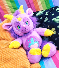 Load image into Gallery viewer, Blazing Heart Beelzebear

