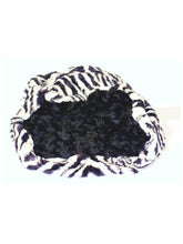 Load image into Gallery viewer, Zebra Faux Fur Plush Cozy Sak
